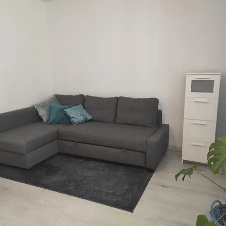 Apartament Metro Trocka Apartment