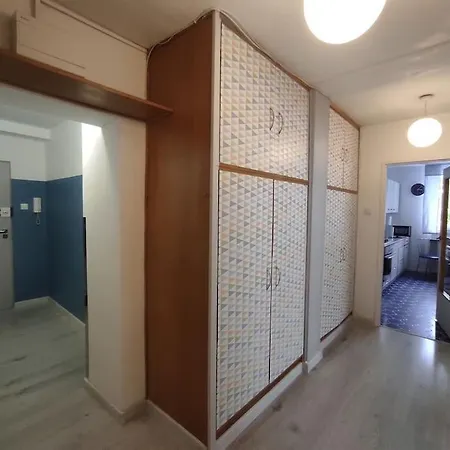 Apartament Metro Trocka Apartamento *