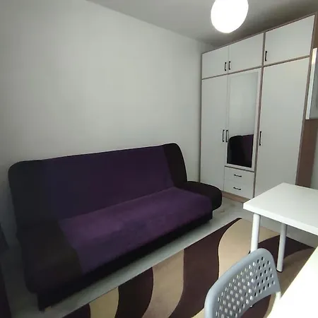 Apartment Apartament Metro Trocka